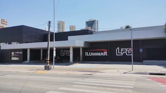 Equipamentos de iluminação profissional LPG PRISM 2000